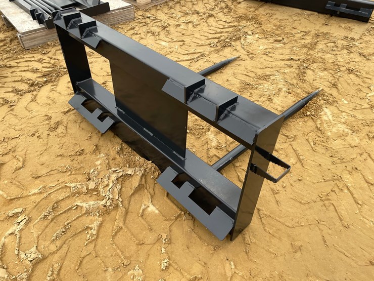 #2168-•-jct-skid-steer-bale-spear-image-4