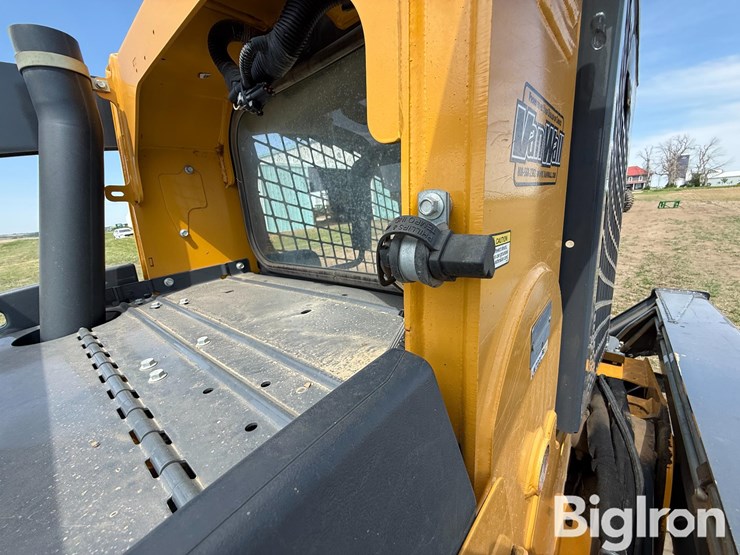 2015-deere-326e-image-16