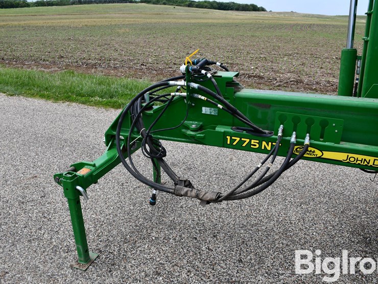 2016-john-deere-1775-image-12