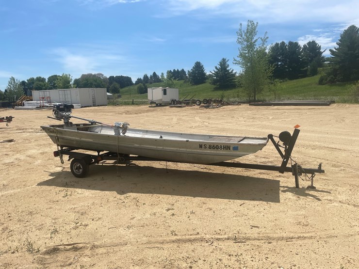 #2001-•-14'-landau-aluminum-boat-with-a-mud-motor-(no-title)-image-4