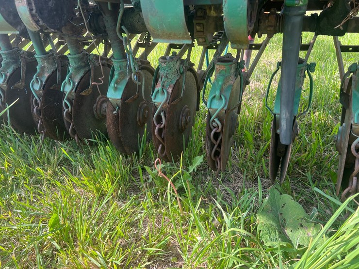 10-john-deere-10-image-16