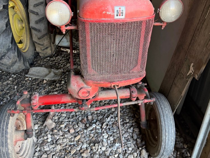 ihc-cub,-￼has-belly-mower-image-7