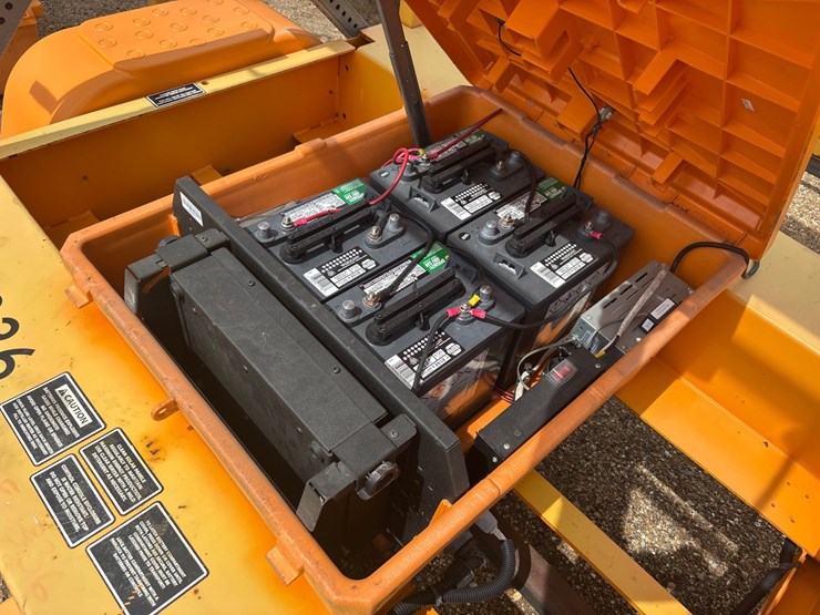#3512-•-solar-tech-construction-sign-on-trailer-|-battery-backup-image-2