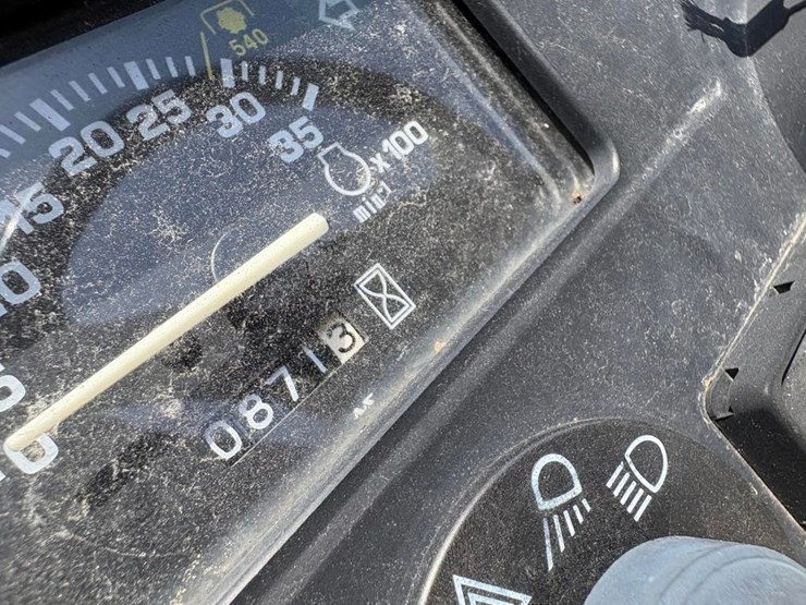 2008-john-deere-2305-image-17