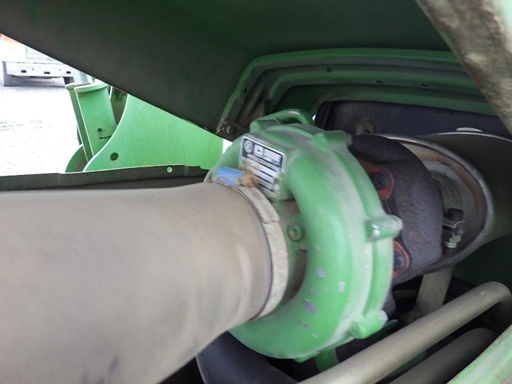 john-deere-210-image-32