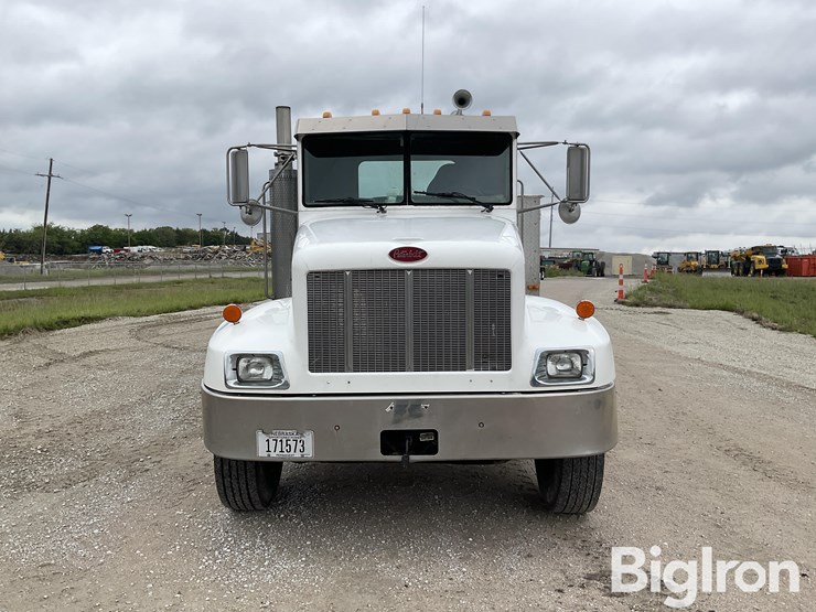 2001-peterbilt-330-image-2