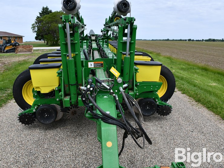 2016-john-deere-1775-image-10