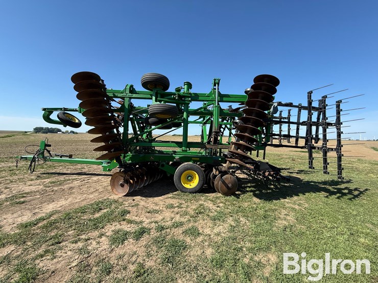 2016-john-deere-2623-image-8