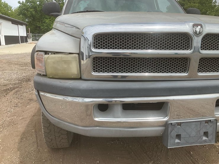 1999-dodge-2500-image-10
