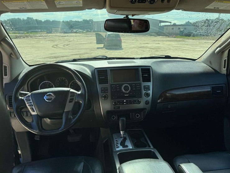 2014-nissan-armada-image-13