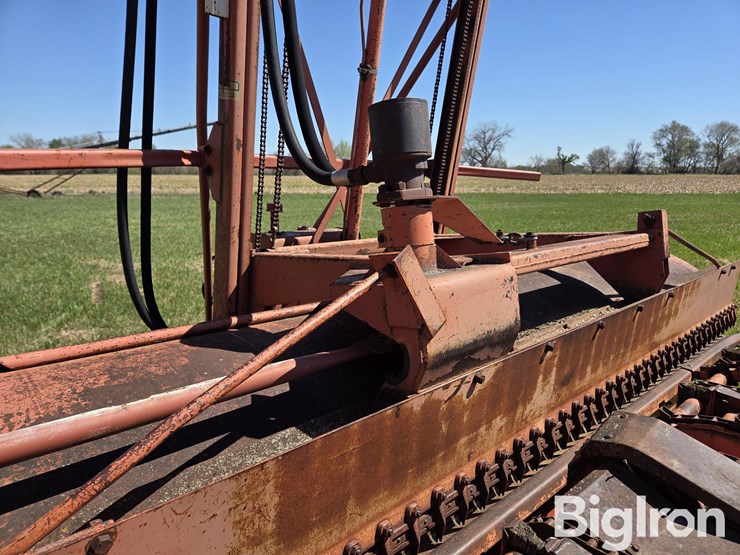 hesston-600-image-13