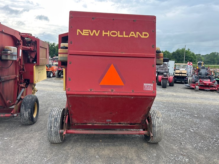 new-holland-848-image-5