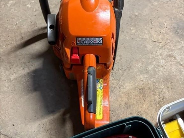 husqvarna-450-chainsaw-w/supplies-image-4