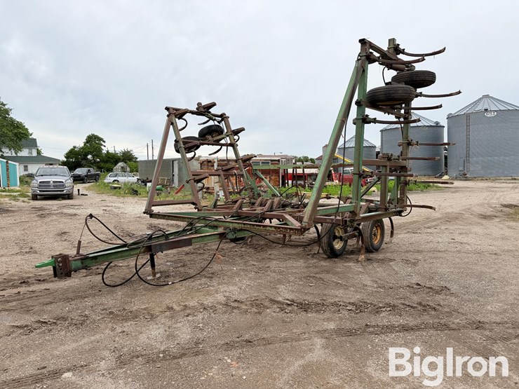 john-deere-1610-image-1