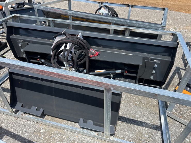 #90-•-6-way-84”-hydraulic-skid-steer-dozer-blade-image-4