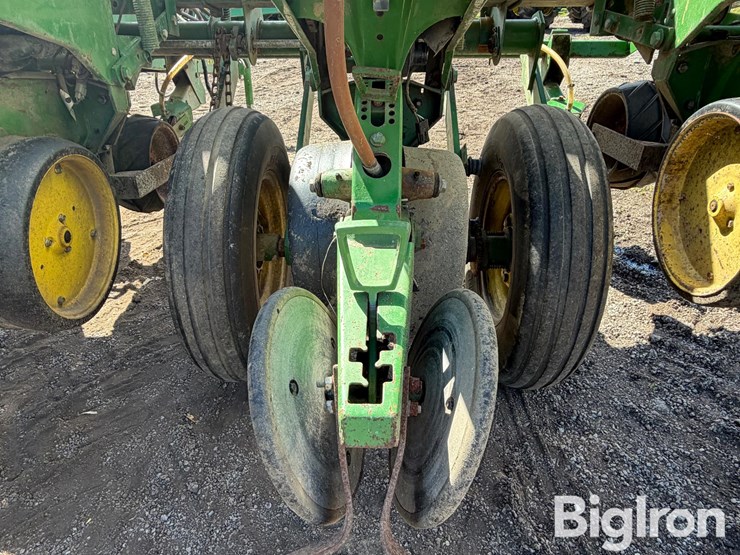 john-deere-7000-image-14