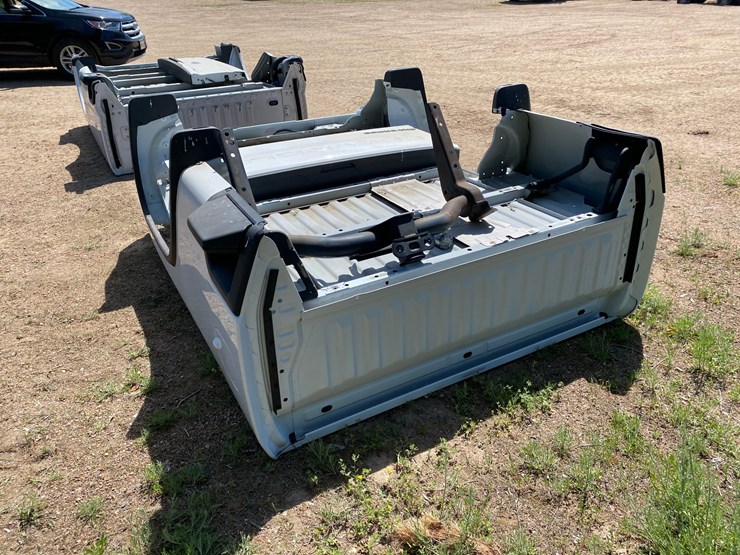 #7418-•-2020-and-newer-chevrolet-take-off-box-with-tailgate-(antigo,-wi)-image-3