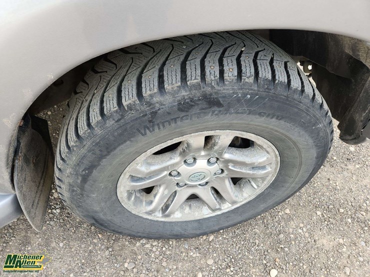 2002-toyota-sequoia-limited-image-13