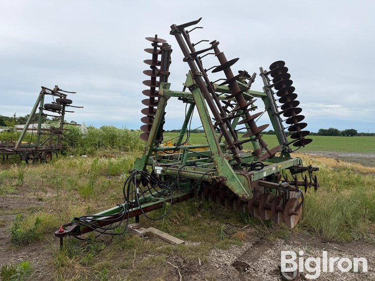 john-deere-30-image-1