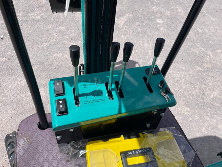 #2652-•-unused-cfg-mini-excavator-image-14
