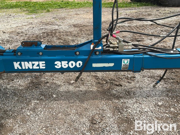 2005-kinze-3500-image-13