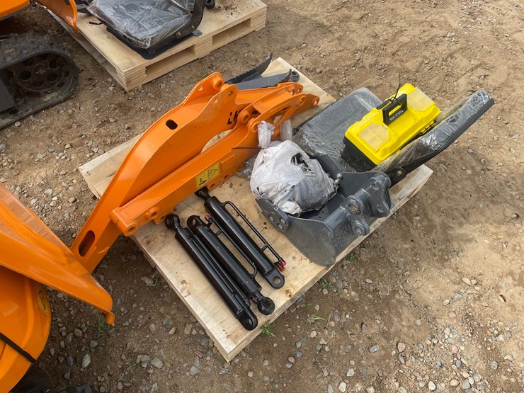 #2014-•-unused-2026-landhonor-mini-excavator-image-15