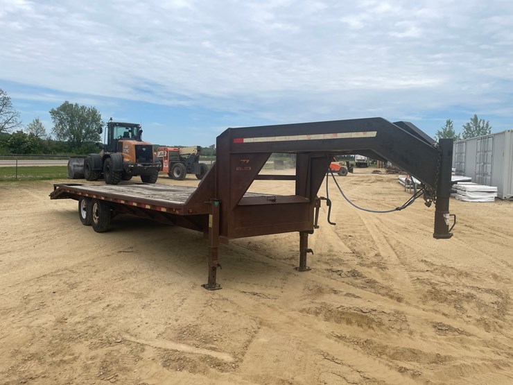 #410-•-2000-p&j-24'-gooseneck-trailer-(has-wi-title)-image-2