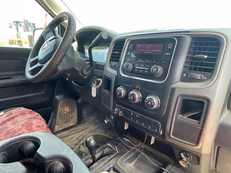 2015-dodge-ram-2500-image-19