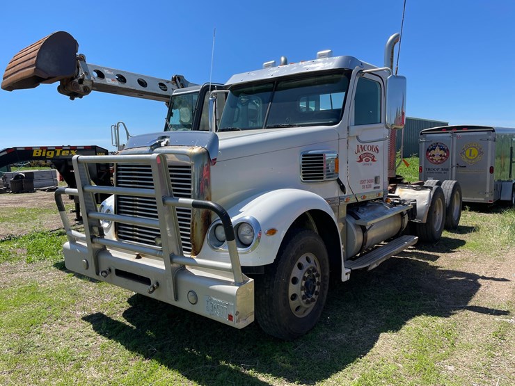 #7024-•-2012-freightliner-coronado-glider-kit-day-cab-semi-(has-wi-title)-(deerbrook,-wi)-image-1