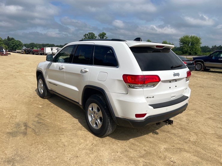 2017-jeep-grand-cherokee-laredo-image-7