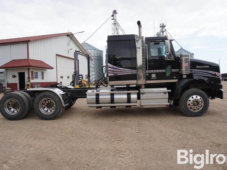 2015-western-star-4900-image-4