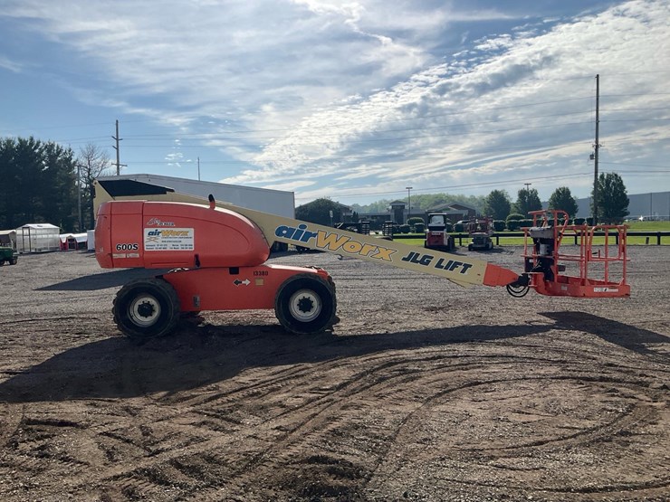 2005-jlg-600s-image-2