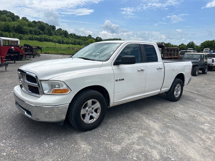 2009-dodge-ram-1500-image-1