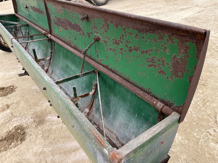 #2015-•-antique-john-deere-lime-spreader-image-17