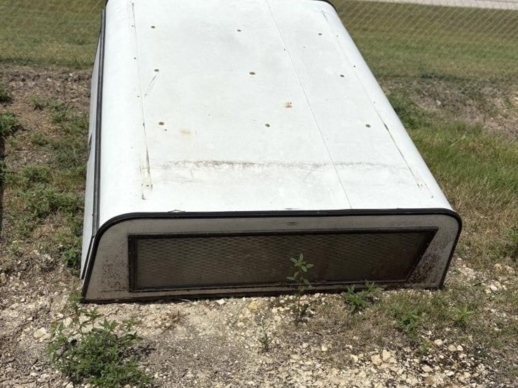 l3---aluminum-camper-shell-image-1