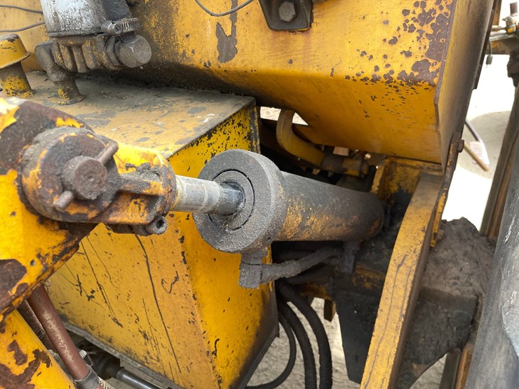 #302-•-liftmaster-rough-terrain-forklift-(boyceville-wi)-image-23