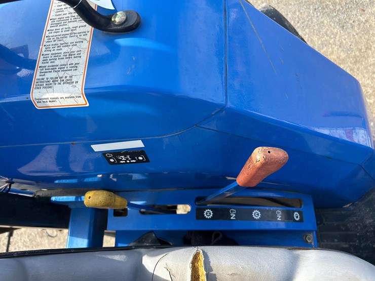 new-holland-tc30-image-12
