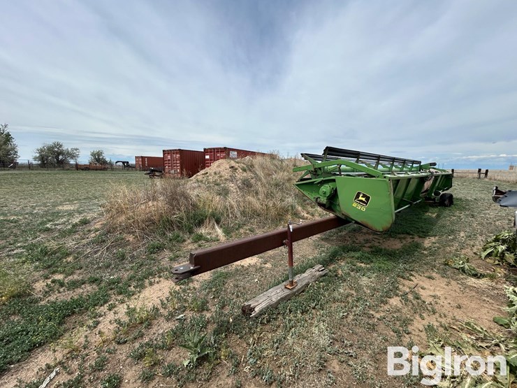 1982-john-deere-230-image-1