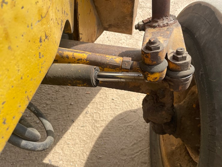#302-•-liftmaster-rough-terrain-forklift-(boyceville-wi)-image-69