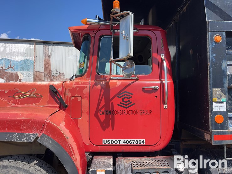 1992-mack-rb690s-image-13