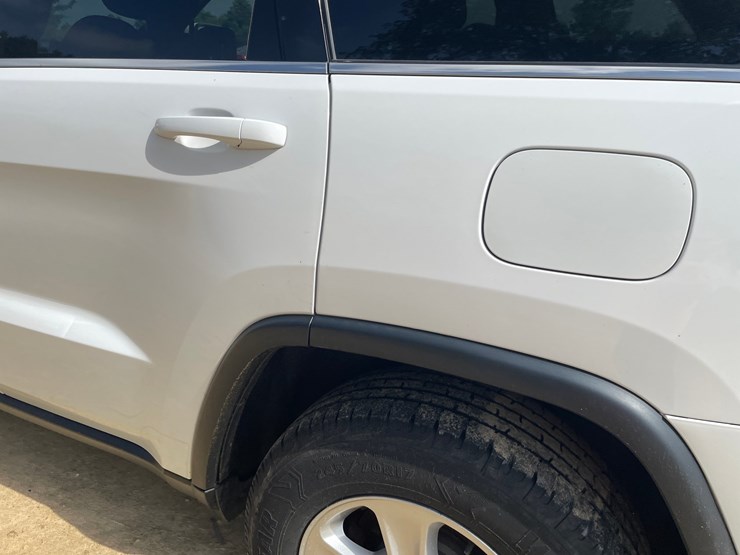 2017-jeep-grand-cherokee-laredo-image-15