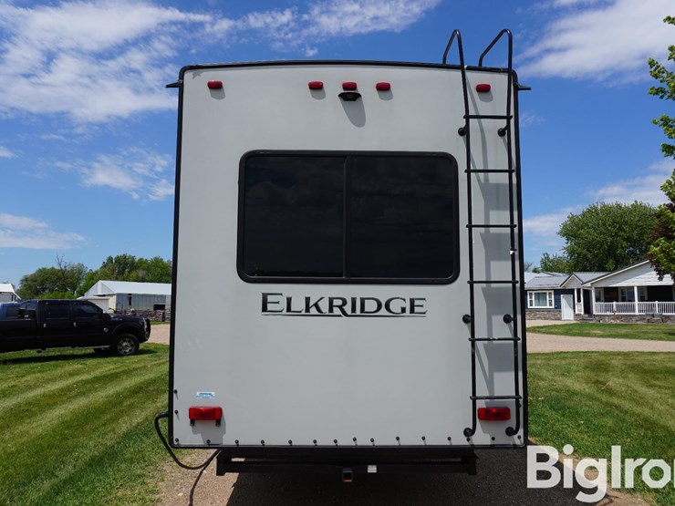2021-heartland-elkridge-37bar-37'-camper-w/3-large-slide-outs-image-6