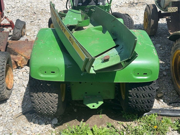 john-deere-110-image-3