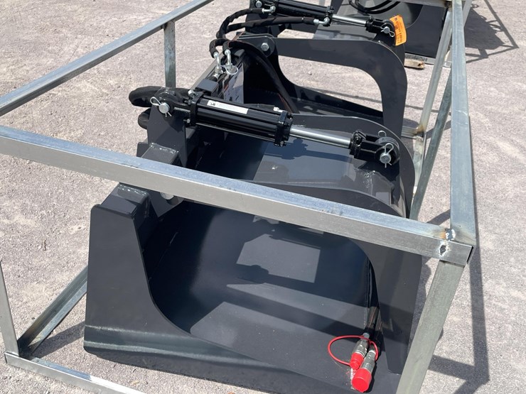 #2762-•-unused-2026-wolverine-skid-steer-grapple-bucket-attachment-image-7
