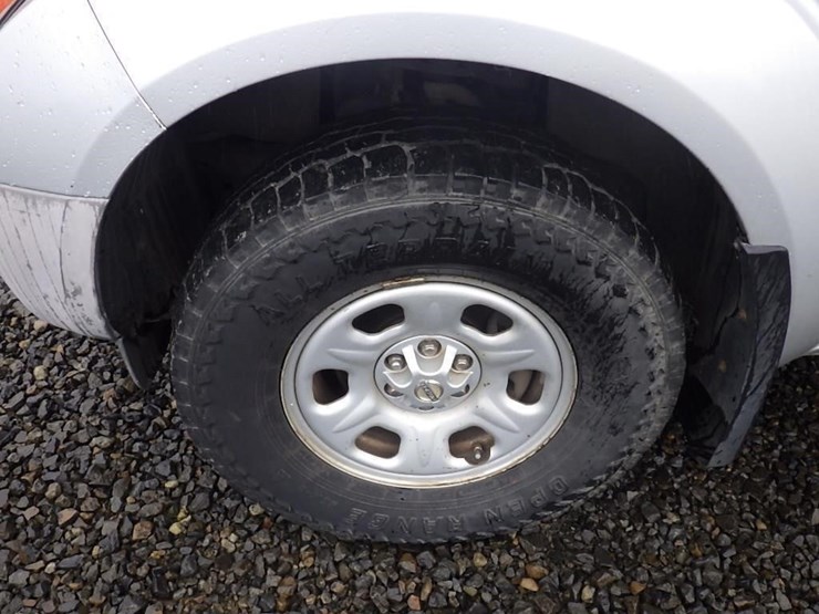 2014-nissan-frontier-image-11