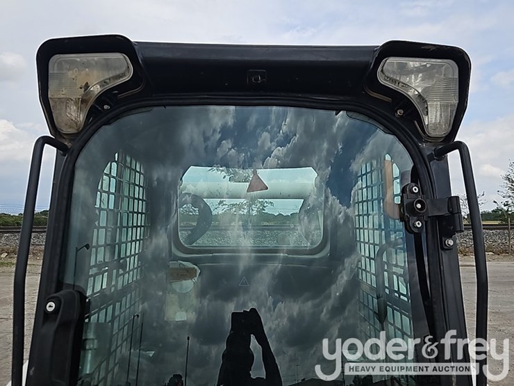 2021-bobcat-t870-image-26