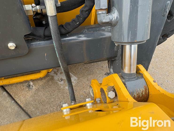 2018-deere-316gr-image-17