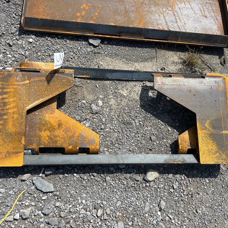 #31 • (2) OPEN BACK SKID STEER MOUNT PLATES