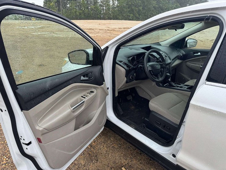 2017-ford-escape-image-9