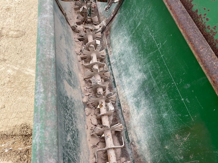 #2015-•-antique-john-deere-lime-spreader-image-22